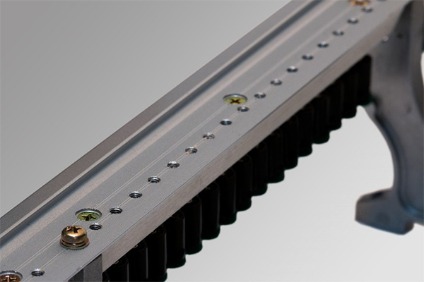 SERRATED-RAIL-SURFACE-kawai-gl-series